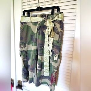 Vintage Abercrombie & Fitch 90s Women's Camo Capris w/Embellishments Size 2